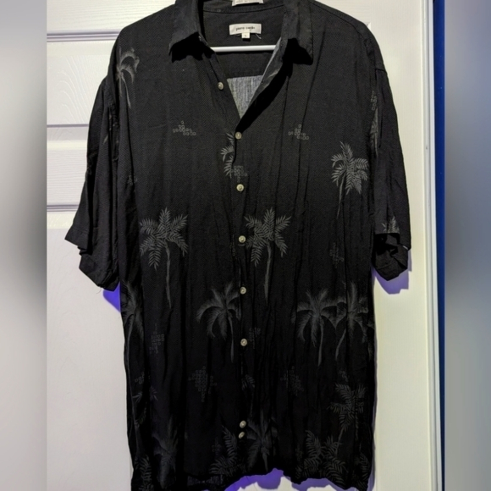 Pierre Cardin short sleeve button up.‎ Men's Large
